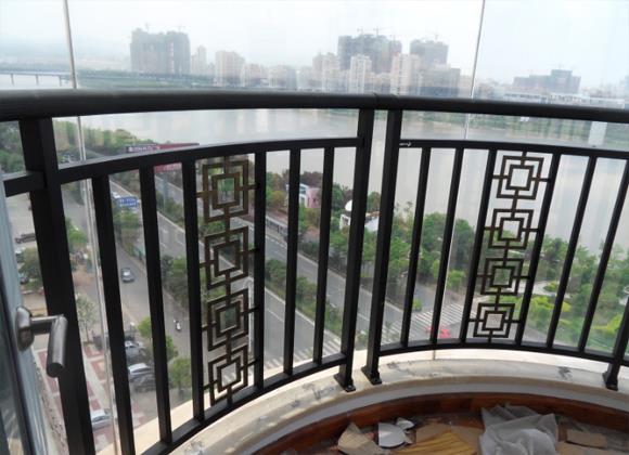 品牌陽臺(tái)護(hù)欄報(bào)價(jià)是多少錢一平方
